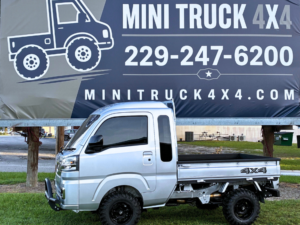 Daihatsu Hijet Jumbo 4x4 Japanese mini truck in silver