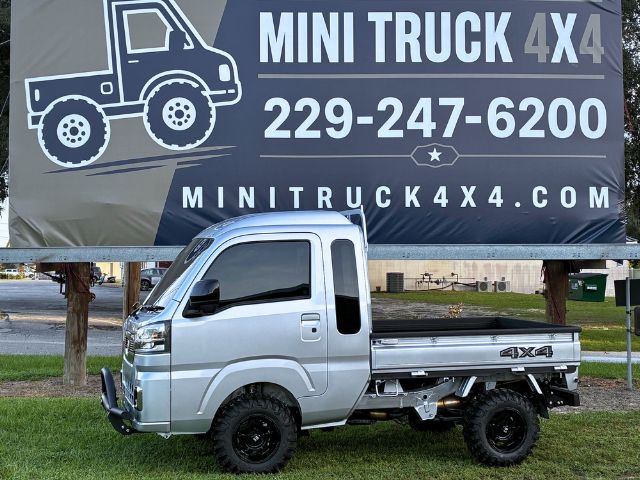 Daihatsu Hijet Jumbo 4x4 Japanese mini truck in silver