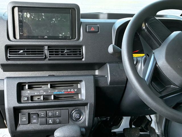 Daihatsu Hijet Jumbo 4x4 Japanese mini truck in silver