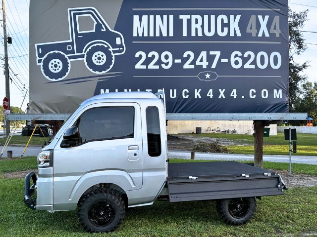 Daihatsu Hijet Jumbo 4x4 Japanese mini truck in silver