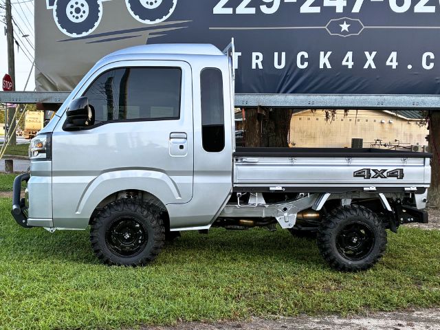 Daihatsu Hijet Jumbo 4x4 Japanese mini truck in silver